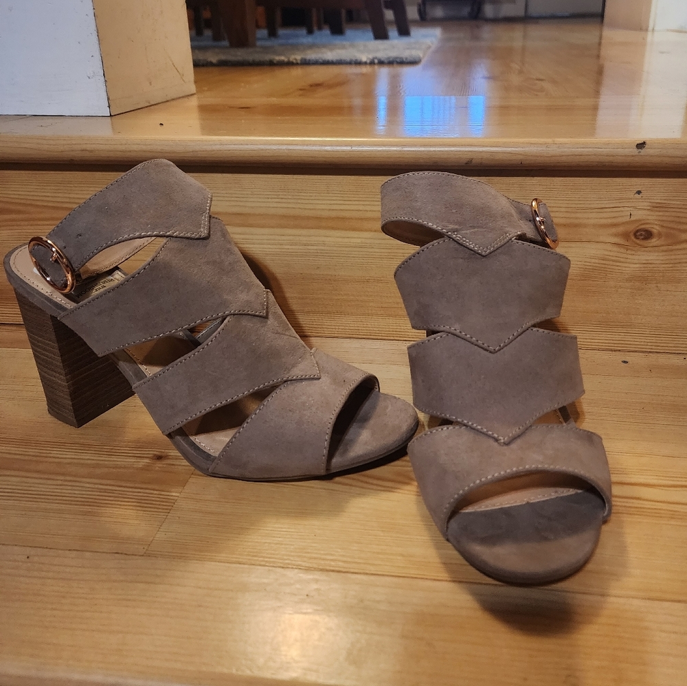 LC Lauren Conrad Women's  Chunky Heeled Sandals 👡 - Picture 5 of 15